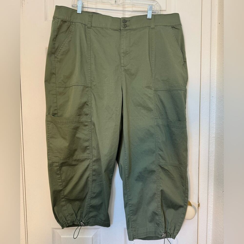 Lane Bryant Cargo Crops – Size 20 (Olive Green)